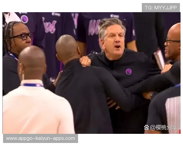 破坏对手的快攻:追回去犯规,数据记一次犯规,破坏进攻机会 破坏对手的快攻:追回去犯规,数据记一次犯规,破坏进攻机会